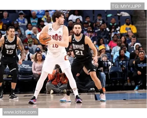 灰熊与骑士即将对决分析双方实力与战术布局展望